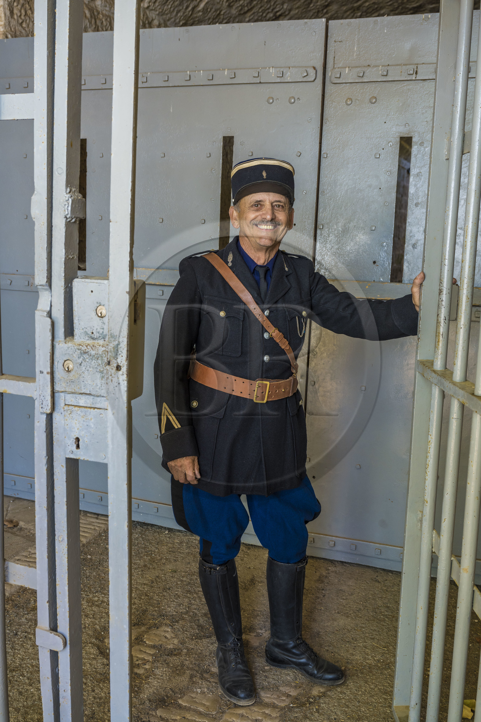 France, Alpes-Maritimes (06), Eze, Fort de la Revère dans le Parc forestier de la Grande Corniche et construit entre 1882 et 1885, Alain Fine en uniforme de garde-mobile de 1942