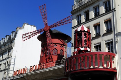 France, Paris (75), quartier de Pigalle, place Blanche, le Moulin Rouge (Moulin Rouge, marque déposée, demande d'autorisation nécessaire avant toute publication)