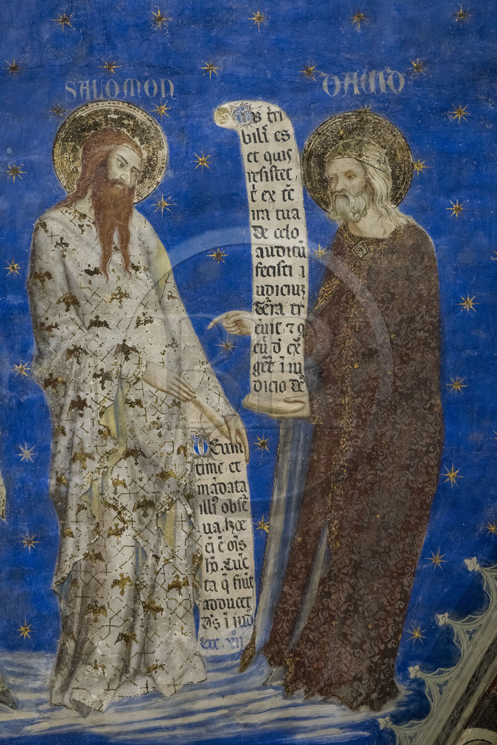 France, Vaucluse (84), Avignon, Palais des Papes classé Patrimoine mondial de l'UNESCO, salle de la Grande Audience aussi tribunal de la Rota, seuls éléments subsistant de la fresque des prophètes réalisée par Matteo Giovannetti en 1353 qui orne le voutain de la dernière travée, représentation probable des prophètes Salomon et Job