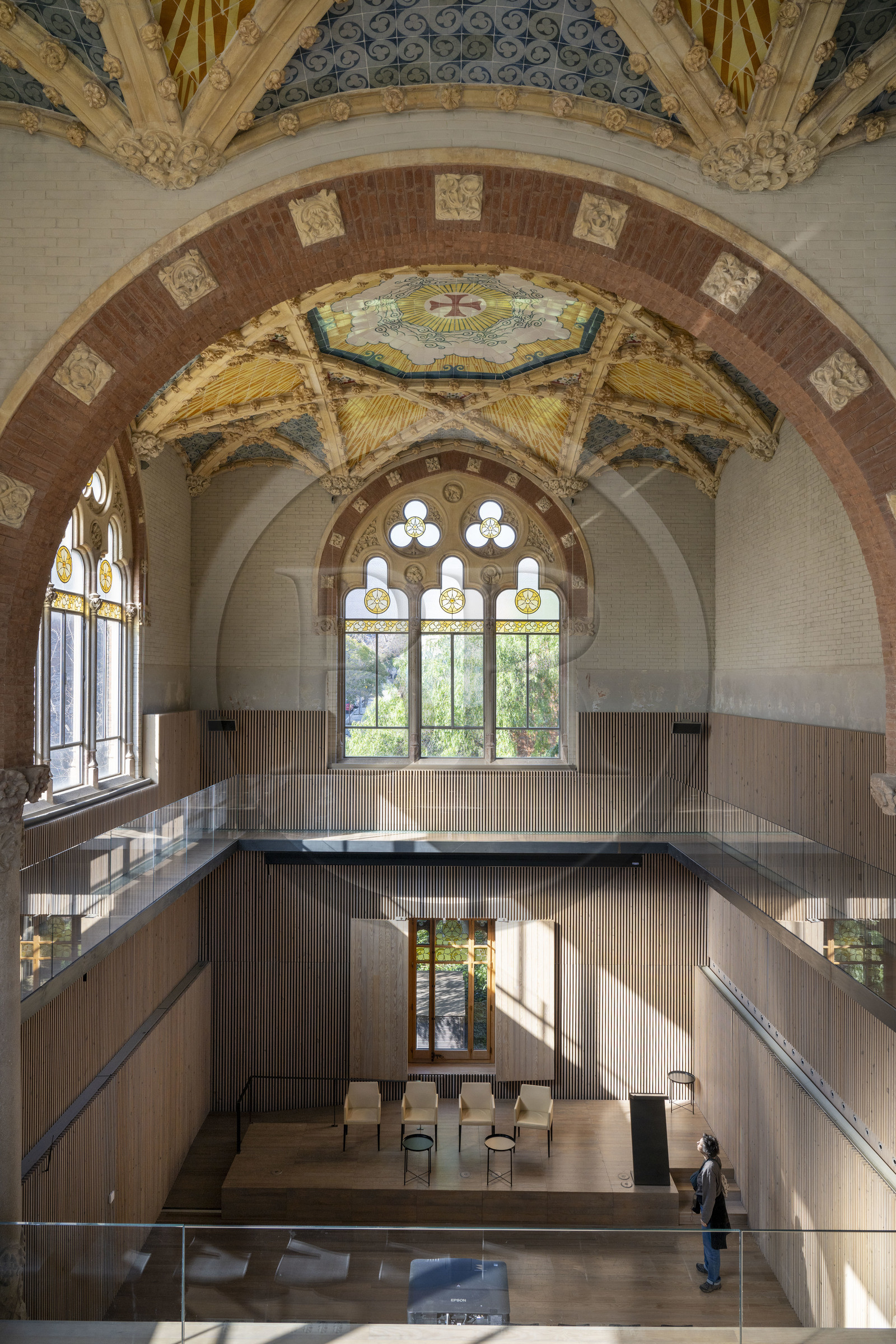 Espagne, Catalogne, Barcelone, quartier d'El Guinardo, ancien Hospital de la Santa Creu i de Sant Pau classé Patrimoine Mondial de l'UNESCO, de style moderniste par l'architecte Domenech i Montaner, aujourd'hui un musée et un centre culturel, batiment de l'administration