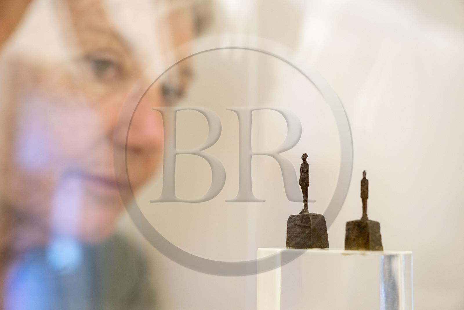 France, Yonne (89), parc naturel régional du Morvan, Vézelay, classé au Patrimoine Mondial de l'UNESCO, labellisé Les Plus Beaux Villages de France, Le musée Zervos - Maison Romain-Rolland, Deux figurines (1941-45?) de Alberto Giacometti