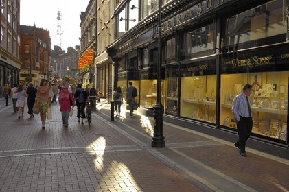 Republic of Ireland, County Dublin, Dublin, down town shopping street