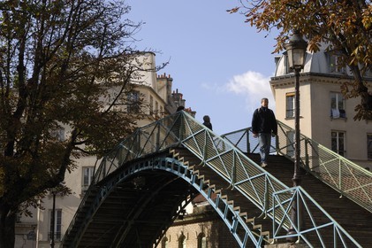 France, Paris (75), canal Saint-Martin, le pont de l'écluse de la rue de Lancry