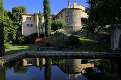 France, Var (83), Provence Verte, Bras, vers Saint-Maximin-la-Sainte-Baume, la maison d'hôtes Le Peyrourier, une campagne en Provence