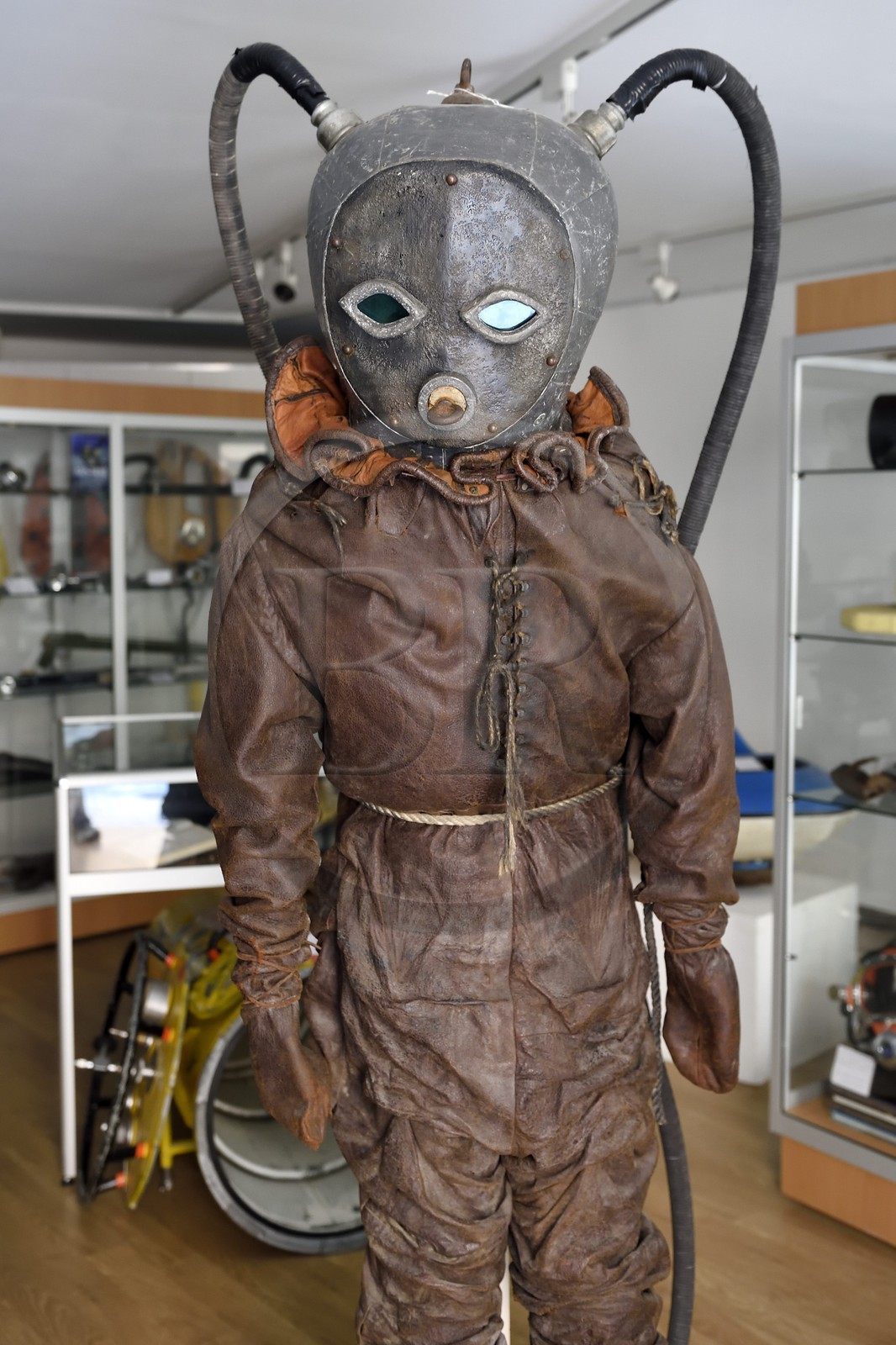 France, Var (83), Sanary-sur-Mer, Musée Frédéric Dumas consacré à l'archéologie sous-marine et à l'histoire des équipements de plongée sous-marine, copie du scaphandre inventé par le chevalier de Beauve en 1715