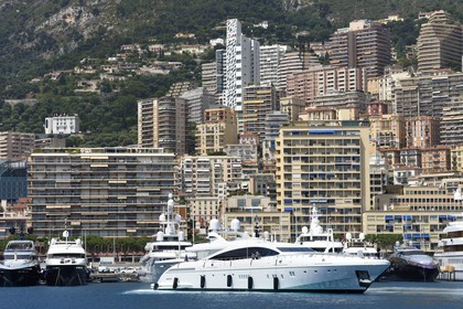 Principauté de Monaco, Monaco, yachts amarrés à port Hercule