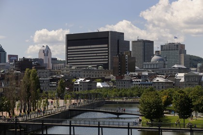 Canada, province de Québec, Montréal, quartier du Vieux-Montréal, la ville depuis le Vieux-Port