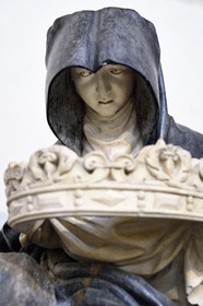 France, Meurthe-et-Moselle, Nancy, Palais Ducal (the Duke of Lorraine's Palace) houses the Historical Museum of Lorraine, Cordeliers Church, recumbent statue of the Duchess Philippe de Gueldre (detail) by the sculptor Ligier Richier (XVIth century)