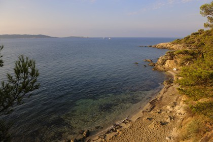 France, Var (83), presqu'île de Giens, la côte vers la Tour Fondue