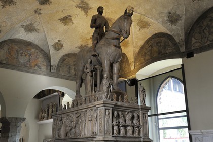 Italy, Lombardy, Milan, Castello Sforzesco (Sforza Castle), Museum of Ancient Art, funeral monument of the Duke Barnabas Visconti and his wife Beatrice della Scala carved in 1363 by Bonino da Campione