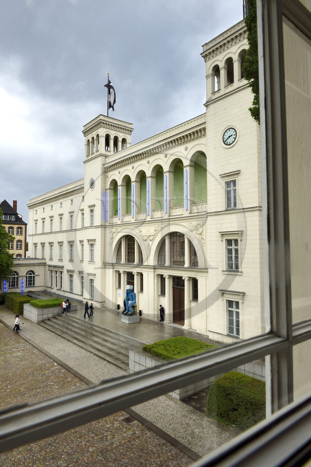 Allemagne, Berlin, Moabit, Hamburger Bahnhof, ancienne gare du XIXème siècle devenue en 1996 un musée d'art contemporain (Museum für Gegenwart)