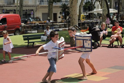 France, Hérault (34), Sète, fête de la Saint Louis, jeu de jeunes jouteurs, la relève est prête