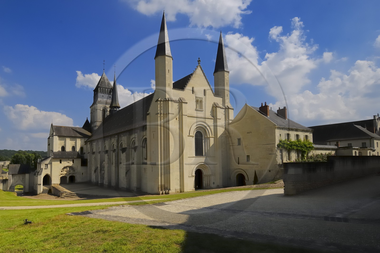 France, Maine et Loire (49), Vallée de la Loire classée Patrimoine Mondial de l' UNESCO, Fontevraud-l'Abbaye, abbaye de Fontevraud, l'église abbatiale