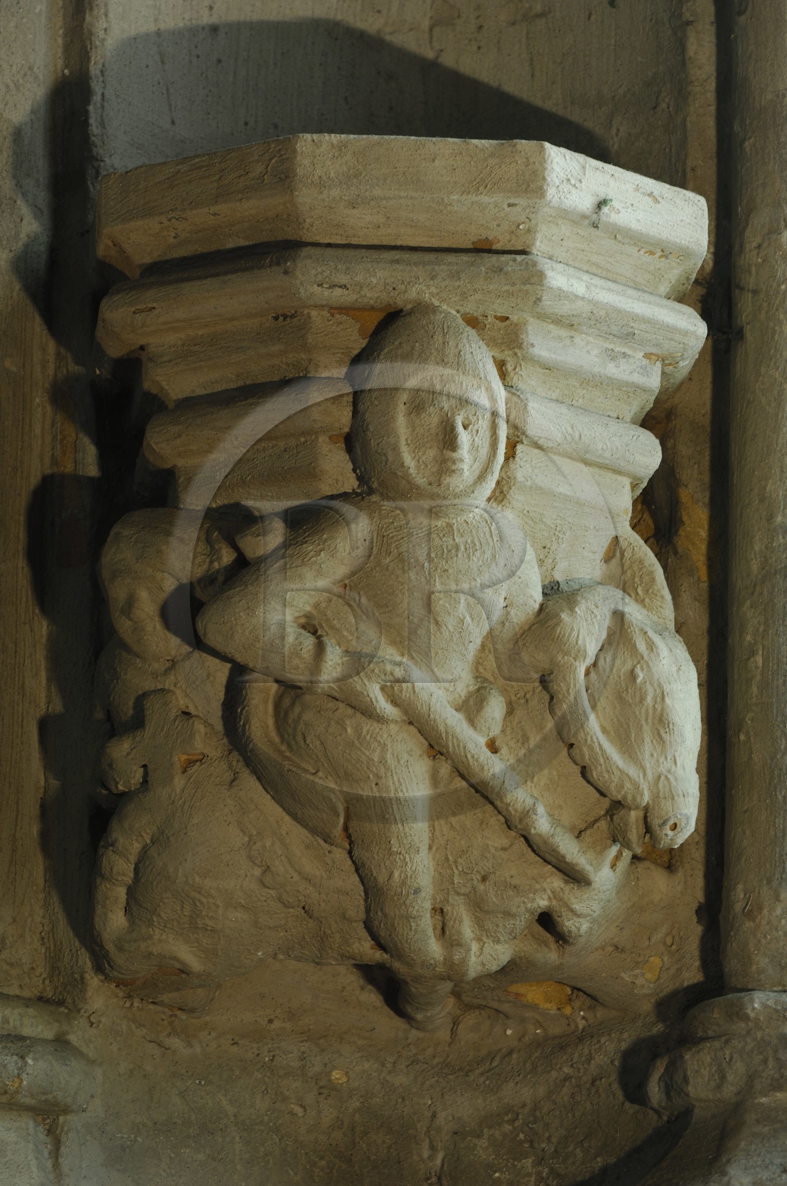 Royaume-Uni, Ecosse, Midlothian, Roslin, la Chapelle Rosslyn, statue d'un soldat chevauchant un ane