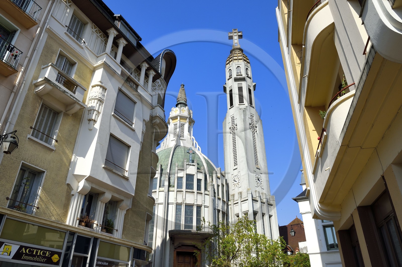 France, Allier (03), Vichy, église Notre-Dame-des-Malades et église Saint-Blaise de style art Déco par les architectes Antoine Chanet et Jean Lioger