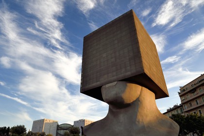 France, Alpes-Maritimes (06), Nice, la Tête Carrée, sculpture monumentale habitée qui accueille l'administration de la bibliothèque Louis Nucéra, sculpteur Sacha Sosno