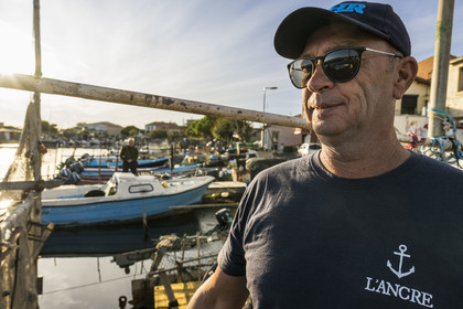 France, Hérault (34), Sète, quartier de la Pointe Courte, le petit port du quartier de pecheurs sur les rives de l'étang de Thau, le pêcheur Robert Rumeau