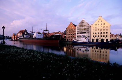 Pologne, Poméranie Orientale, Gdansk, le Long-Quai (Dlugie Pobrzeze) du vieux port