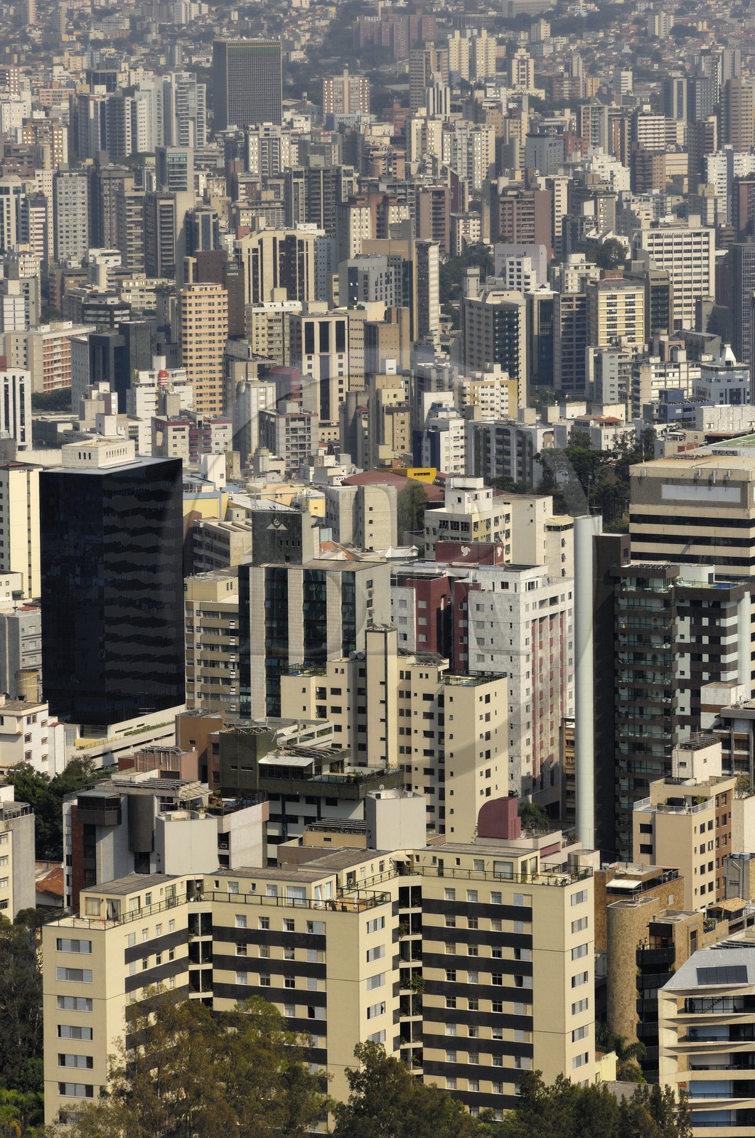 Brésil, Etat du Minas Gerais, Belo Horizonte,  les gratte-ciels depuis les hauteurs de Mangabeiras