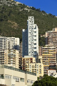 Principauté de Monaco, Monaco, quartier de La Condamine, l'immeuble Le Simona conçu par l'architecte Jean-Pierre Lott