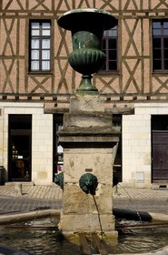 France, Indre et Loire (37), Tours, place Foire-le-Roi