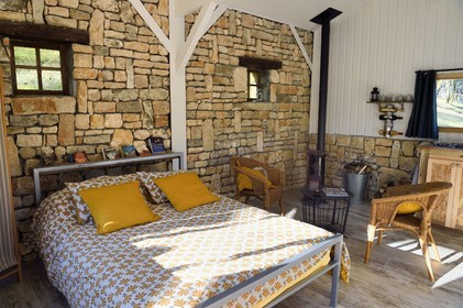 France, Charente (16), Chazelles, la cabane du camping du Buron