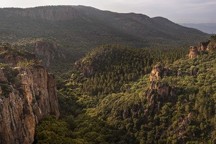France, Var (83), entre Bagnols-en-Forêt et Roquebrune-sur-Argens, les Gorges du Blavet (vue aérienne)