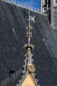 France, Côte-d'Or (21), Beaune, zone classée Patrimoine Mondial de l'UNESCO, Hospices de Beaune, l'Hôtel-Dieu, toiture du batiment de la salle des pôvres, détail de lucarne