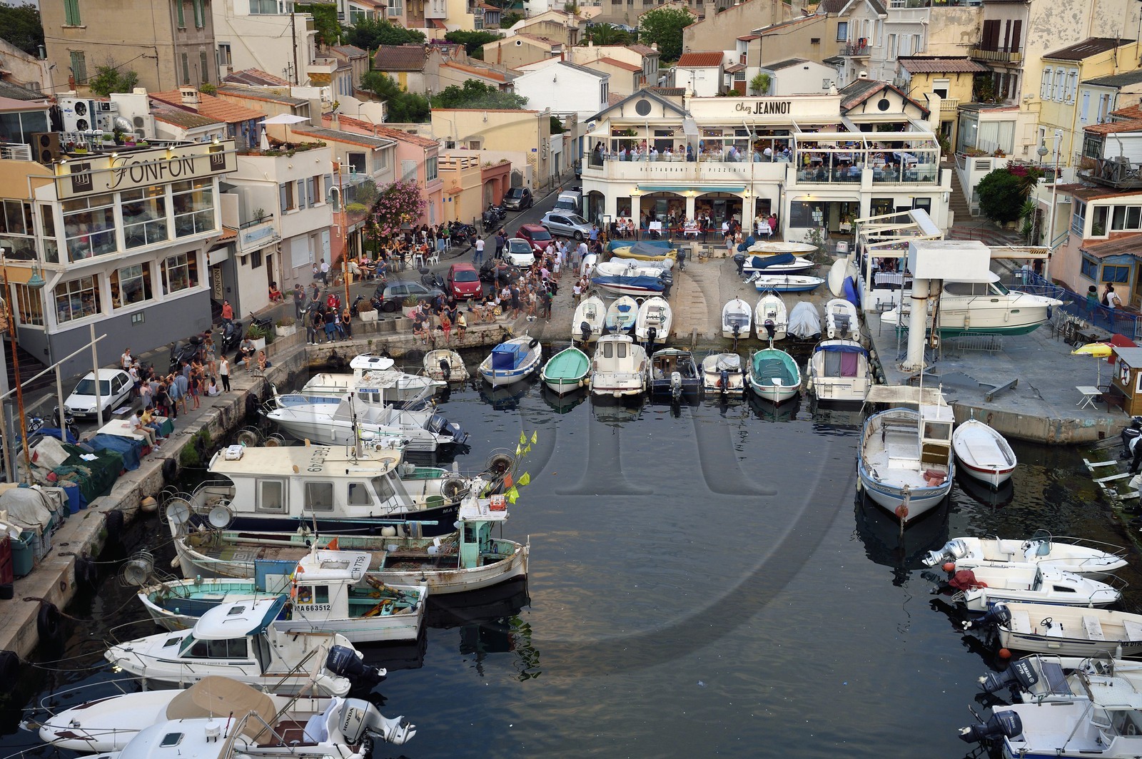 France, Bouches-du-Rhône (13), Marseille, quartier d'Endoume, le Vallon des Auffes, restaurants Chez Fonfon et Chez Jeannot