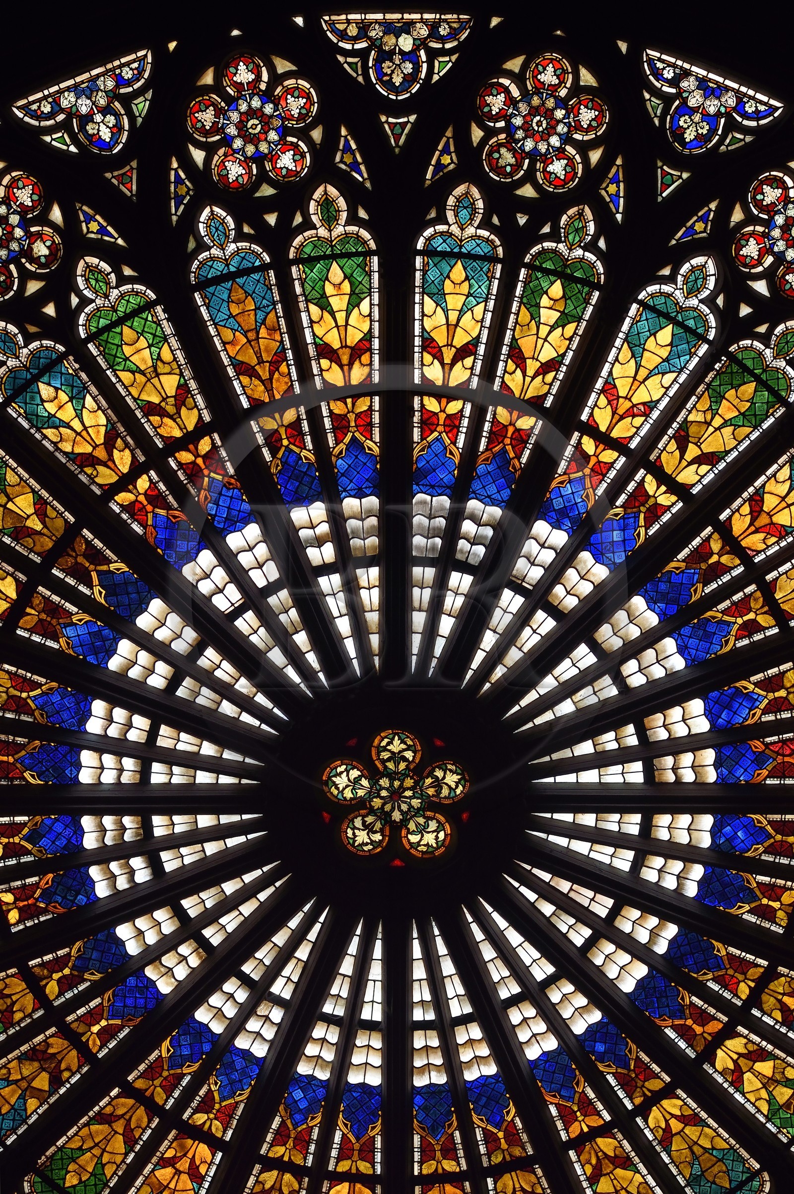 France, Bas-Rhin (67), Strasbourg, vieille ville classée au Patrimoine Mondial de l'UNESCO, la cathédrale Notre-Dame, la grande rose de la facade occidentale d'un diamètre de 13,60 m France, Bas-Rhin (67), Strasbourg, vieille ville classée au Patrimoine Mondial de l'UNESCO, la cathédrale Notre-Dame, la grande rose de la facade occidentale d'un diamètre de 13,60 m