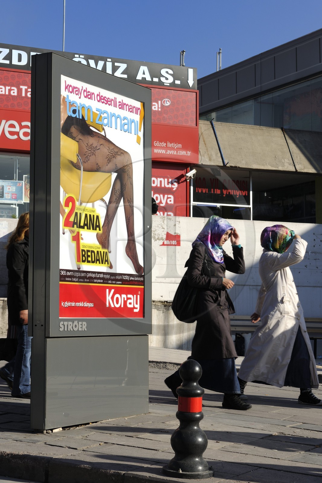 Turquie, Anatolie centrale, Ankaraaffiche d'une publicité pour des dessous féminin dans le centre ville