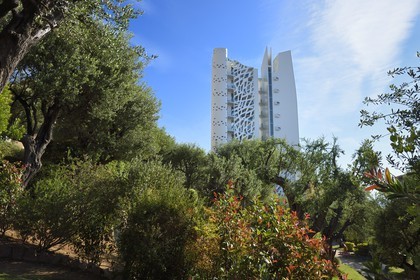 Principality of Monaco, Monaco, La Condamine district, Princesse Antoinette park and the Simona building designed by architect Jean-Pierre Lott