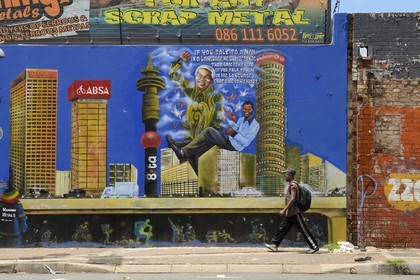 Afrique du Sud, province de Gauteng, Johannesburg, CBD (Central Business District), quartier de Maboneng, peintures murales sur Main street