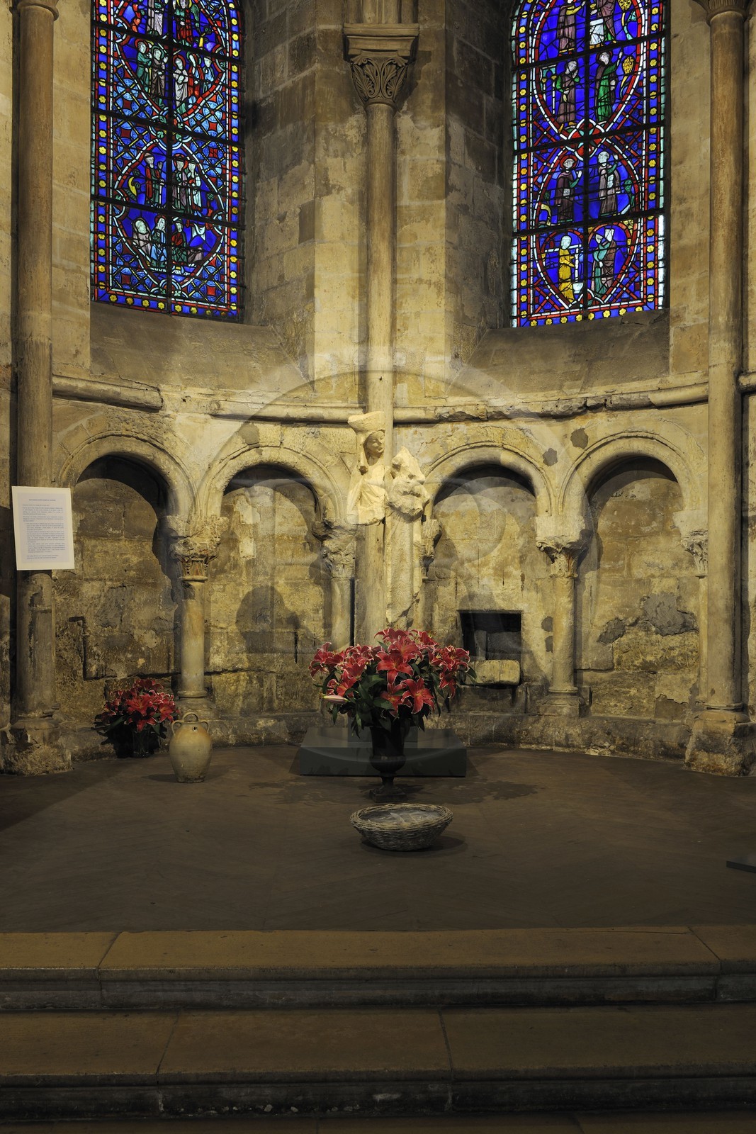 France, Paris (75), église Saint-Germain-des-Prés, Vierge à l'Enfant dite Vierge au sourire, statue inachevée du 13ème siècle