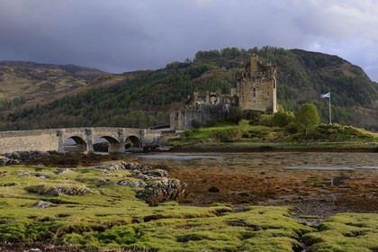 Royaume-Uni, Ecosse, région des Highlands, comté de Ross & Cromarty, Eilean Donan Castle, château à l'entrée du Loch Duich