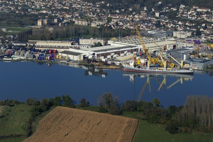 France, Seine-Maritime (76), port de Saint-Wandrille-Rançon en bordure de Seine (vue aérienne)