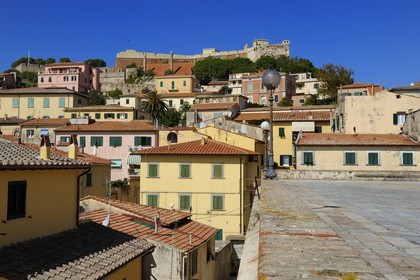 Italie, Toscane, l’Ile d’Elbe, Portoferraio et la forteresse Médicis en hauteur