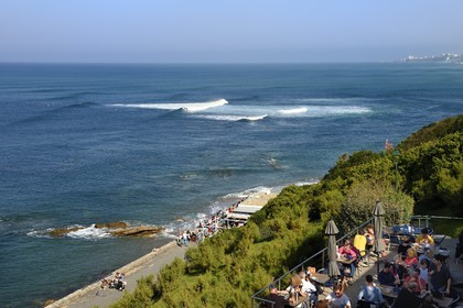 France, Pyrénées-Atlantiques (64), la côte du Pays-Basque, Guéthary, spot de surf