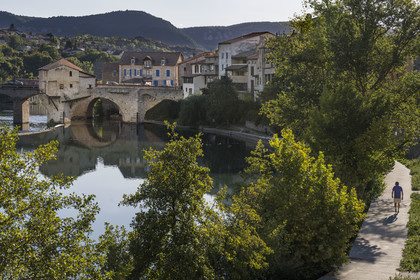 France, Aveyron, Millau, the Pont Vieux (old bridge) crossed the Tarn, the old mill on its second pile