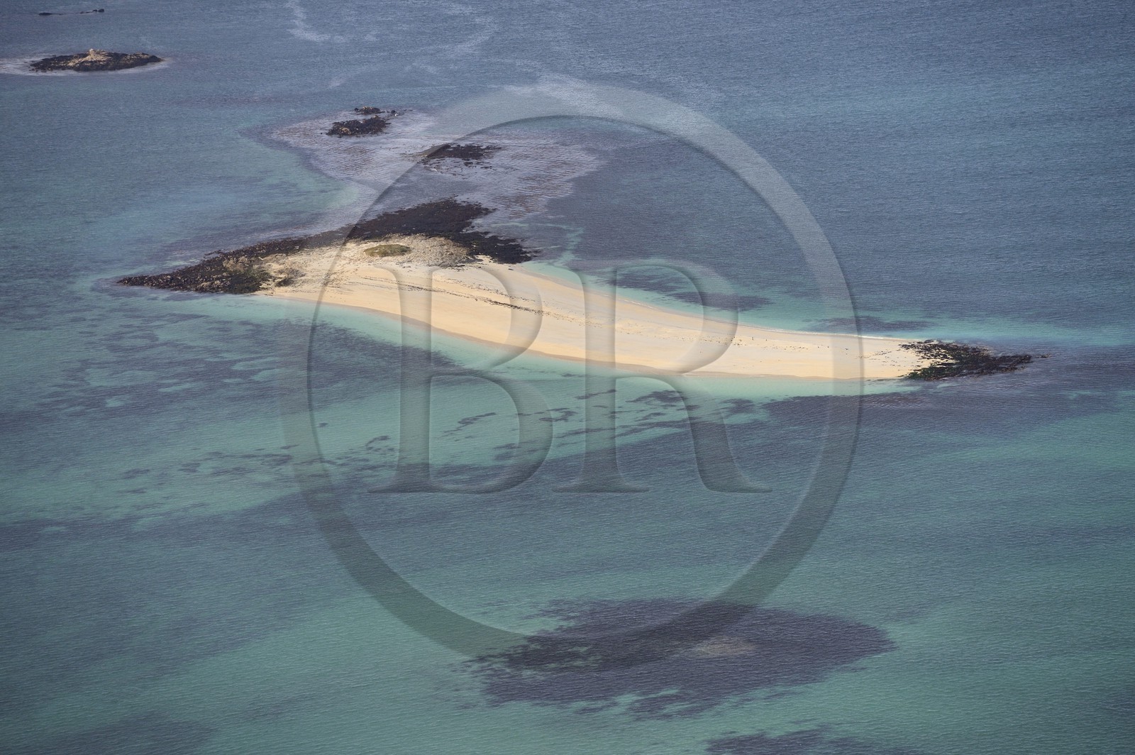 France, Finistère (29), La Foret Fouesnant, archipel des Glénan, banc de sable fin de l'Ile de Guiriden (Guériden) (vue aérienne)