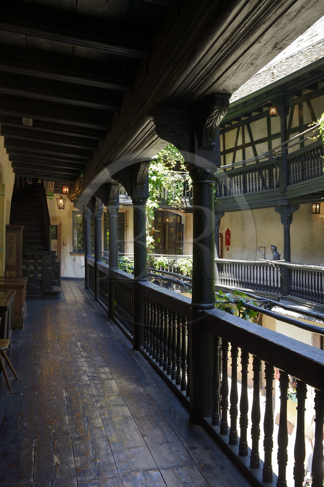 France, Bas-Rhin (67), Strasbourg, vieille ville classée au Patrimoine Mondial de l'UNESCO, le musée Alsacien, cour intérieure et galerie de 1622