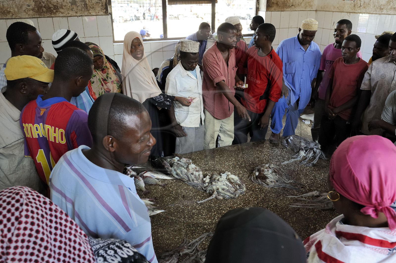 Tanzanie, Zanzibar, Stown Town, le marché de Darajani, marché au poissons