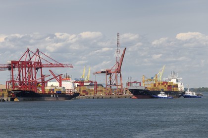 Canada, province de Québec, Montréal, le port de commerce sur le fleuve Saint-Laurent