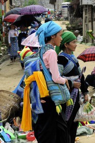 Vietnam, Lao Cai province, North-West Sapa district, multi-ethnic market at Muong Hum