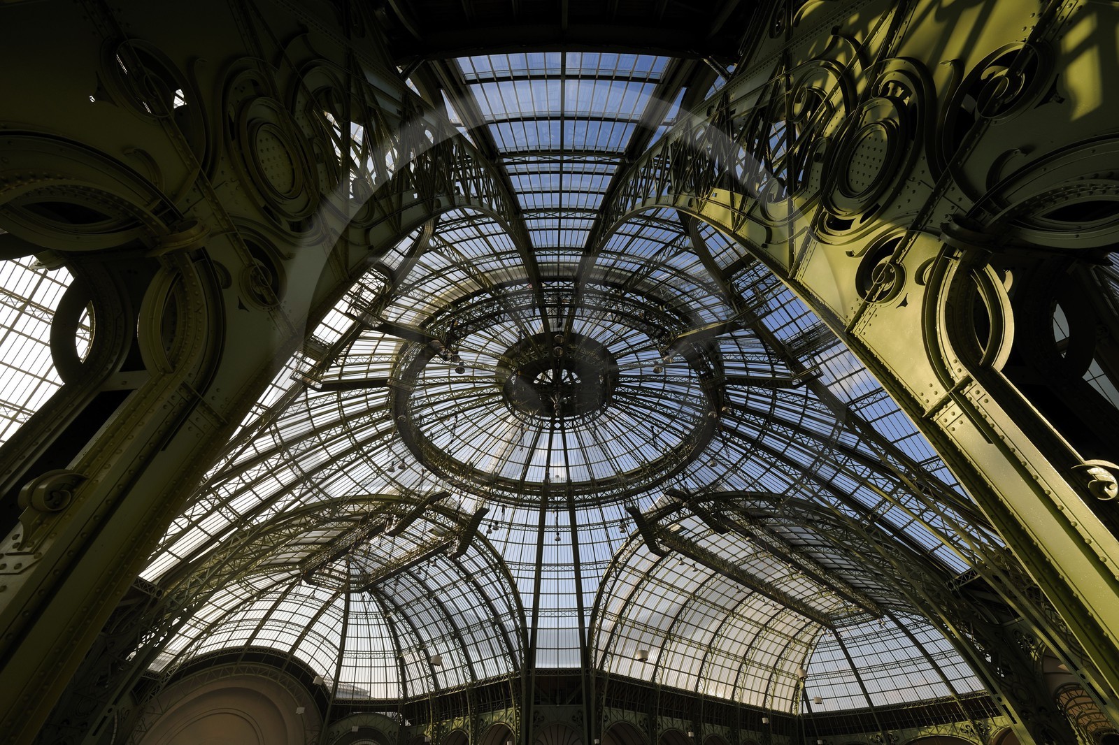 France, Paris (75), le Grand Palais, la coupole vitrée France, Paris (75), le Grand Palais, la coupole vitrée