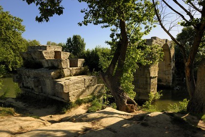 France, Hérault (34), près de Lunel, Oppidum d'Ambrussum ancien oppidum gaulois situé sur la Voie Domitienne (Via Domitia), le Pont Ambroix sur la rivière le Vidourle