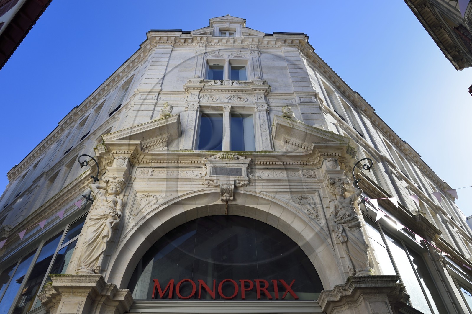 France, Pyrénées-Atlantiques (64), Pays-Basque, Bayonne, ancien Grand Magasin de fin XIXème siècle devenu Monoprix