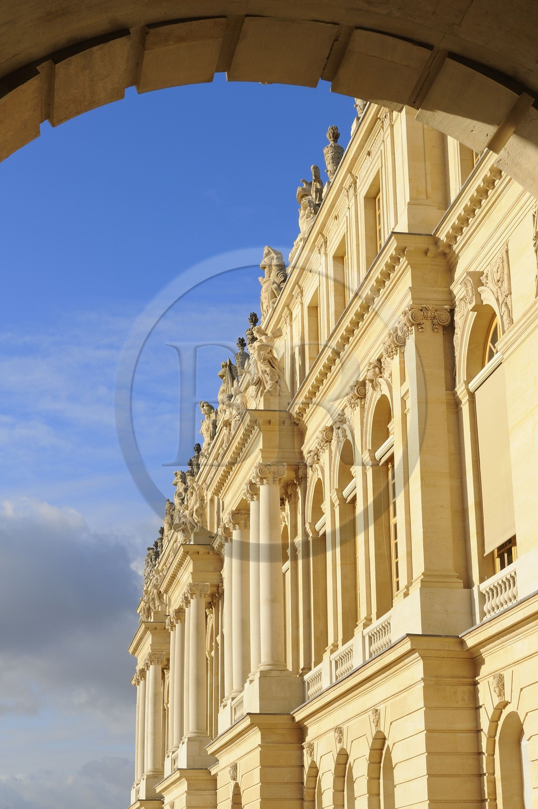 France, Yvelines (78), château de Versailles, classé Patrimoine Mondial de l'UNESCO, la façade des appartements de la Reine
