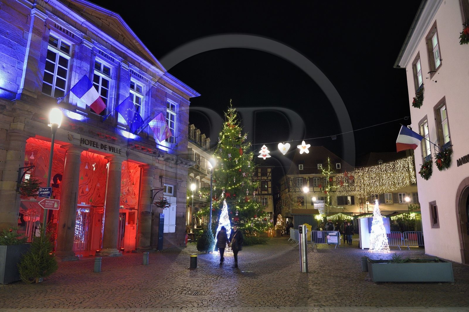 France, Bas-Rhin (67), Selestat, l'hotel de ville et son sapin de Noël