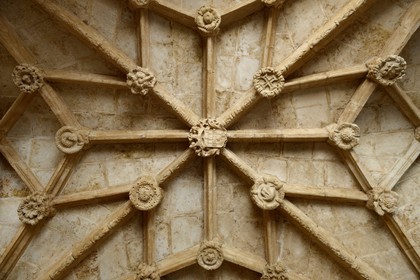 Portugal, Lisbonne, Bélem, Monastere des Hiéronymites (Mosteiro dos Jerónimos), classé Patrimoine Mondial de l'UNESCO, détail de la voute du cloitre